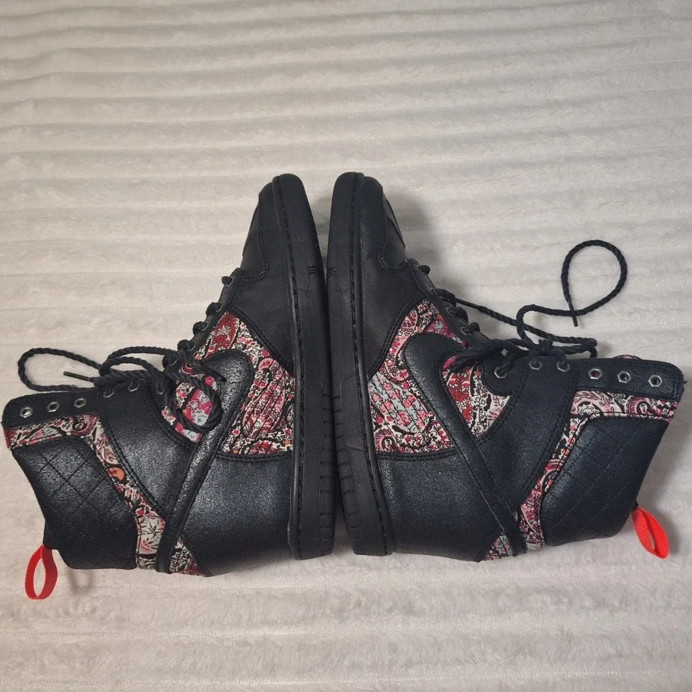 Nike Sky High Dunk Liberty Of London Sneaker Boot Womens 7.5 Red Bandana Blk